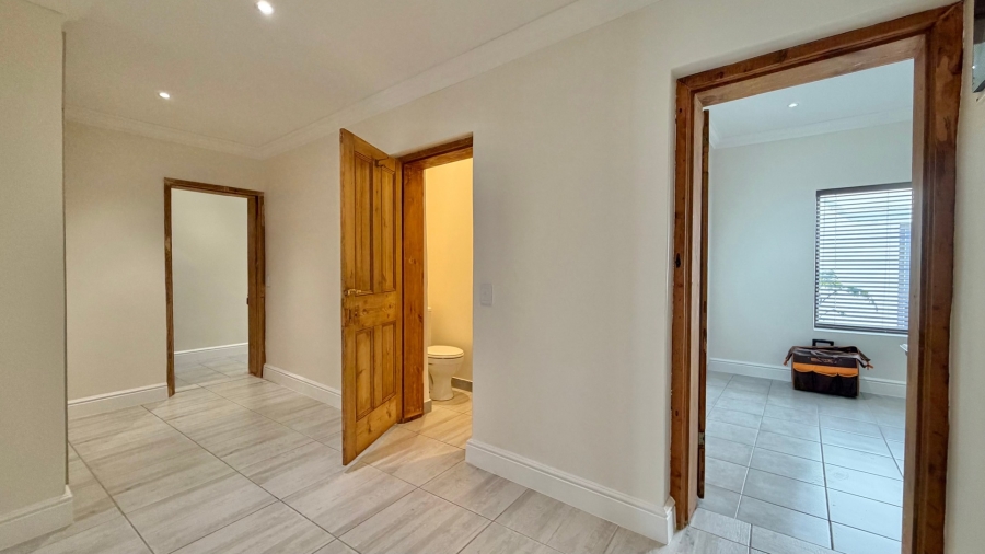 5 Bedroom Property for Sale in Strand Central Western Cape